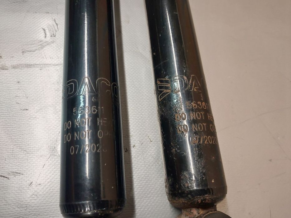 Stan BDB KOMPLET Amortyzatorów TYŁ tylnych VECTRA C Hatchback 2004 rok