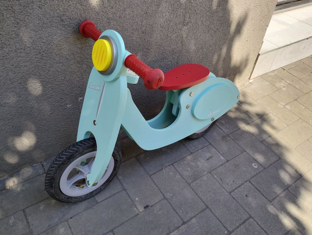 Drewniany jeździk rowerek biegowy skuter Janod jak Vespa 24mc+