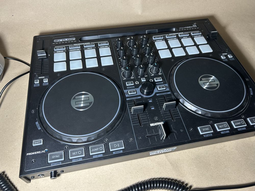 Kontroler DJ Reloop BeatPad 2 + słuchawki RPH-20