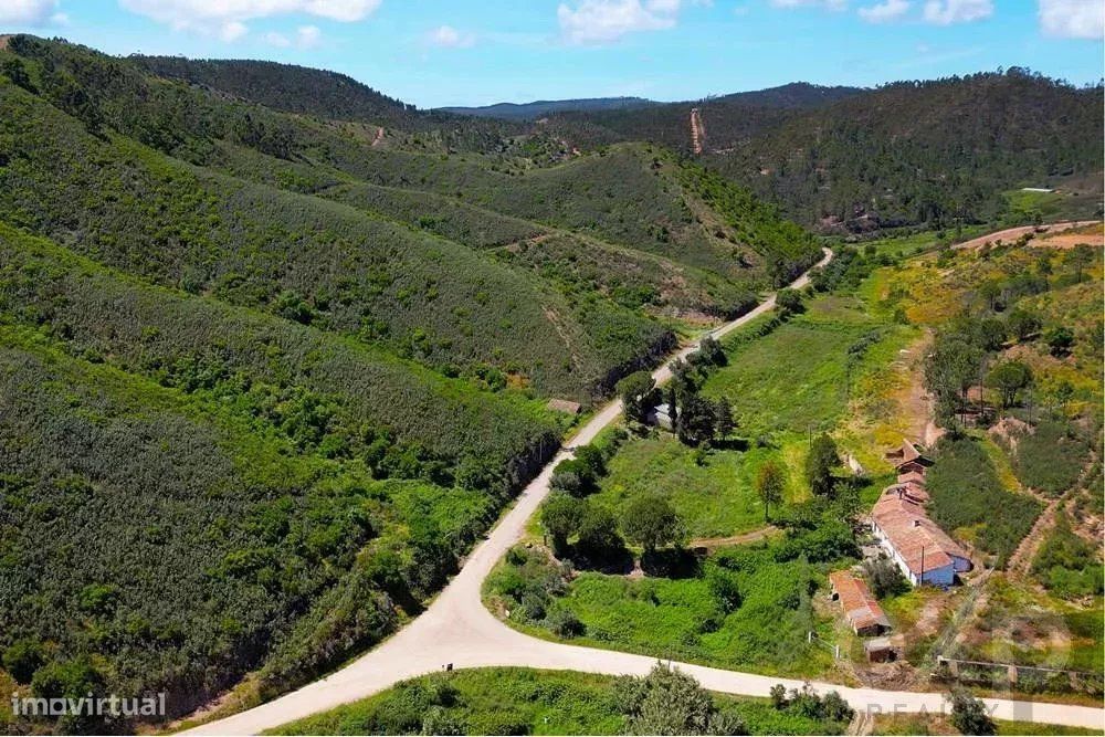 Terreno com cerca de 9 Hectáres, Ruína e Poços em Marmelete