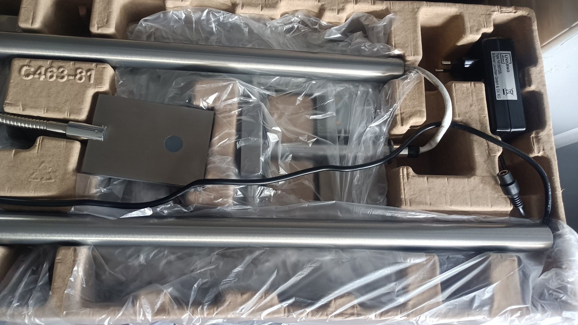 Lampa podłogowa LED