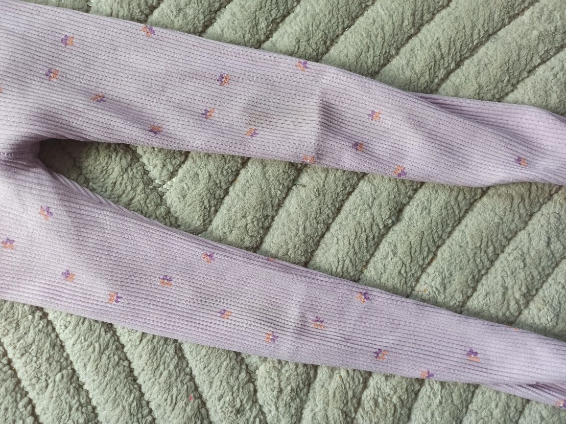 Prążkowane legginsy