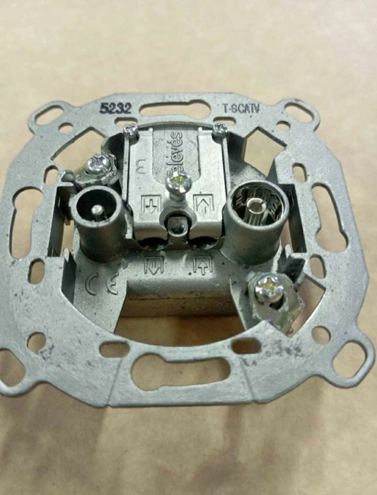 TV Socket (New)64550153939715121