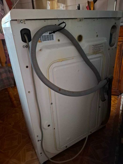 Продам стиральную машинку Holiday 180 на запчасти