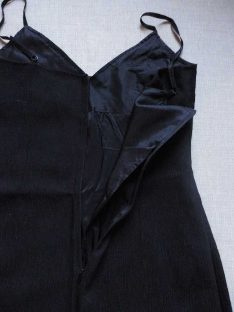 Klasyczna mała czarna sukienka na ramiączkach r.38