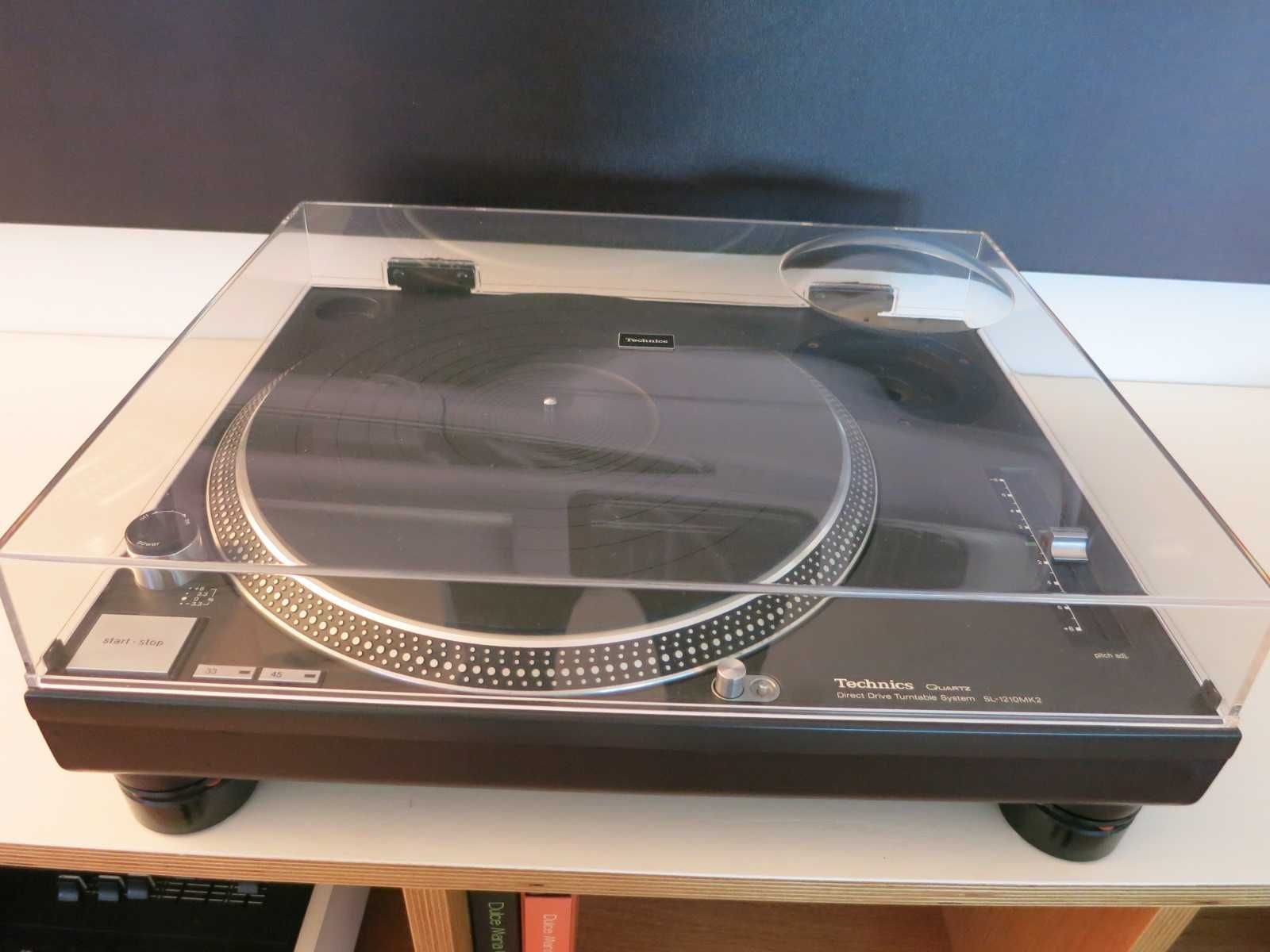 Gira-discos Technics SL-1210 MK2