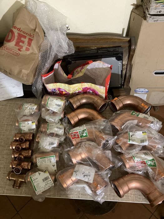 Zestaw Viega: 10 Kolan miedzianych zacisk,18 trójników miedzianych zac