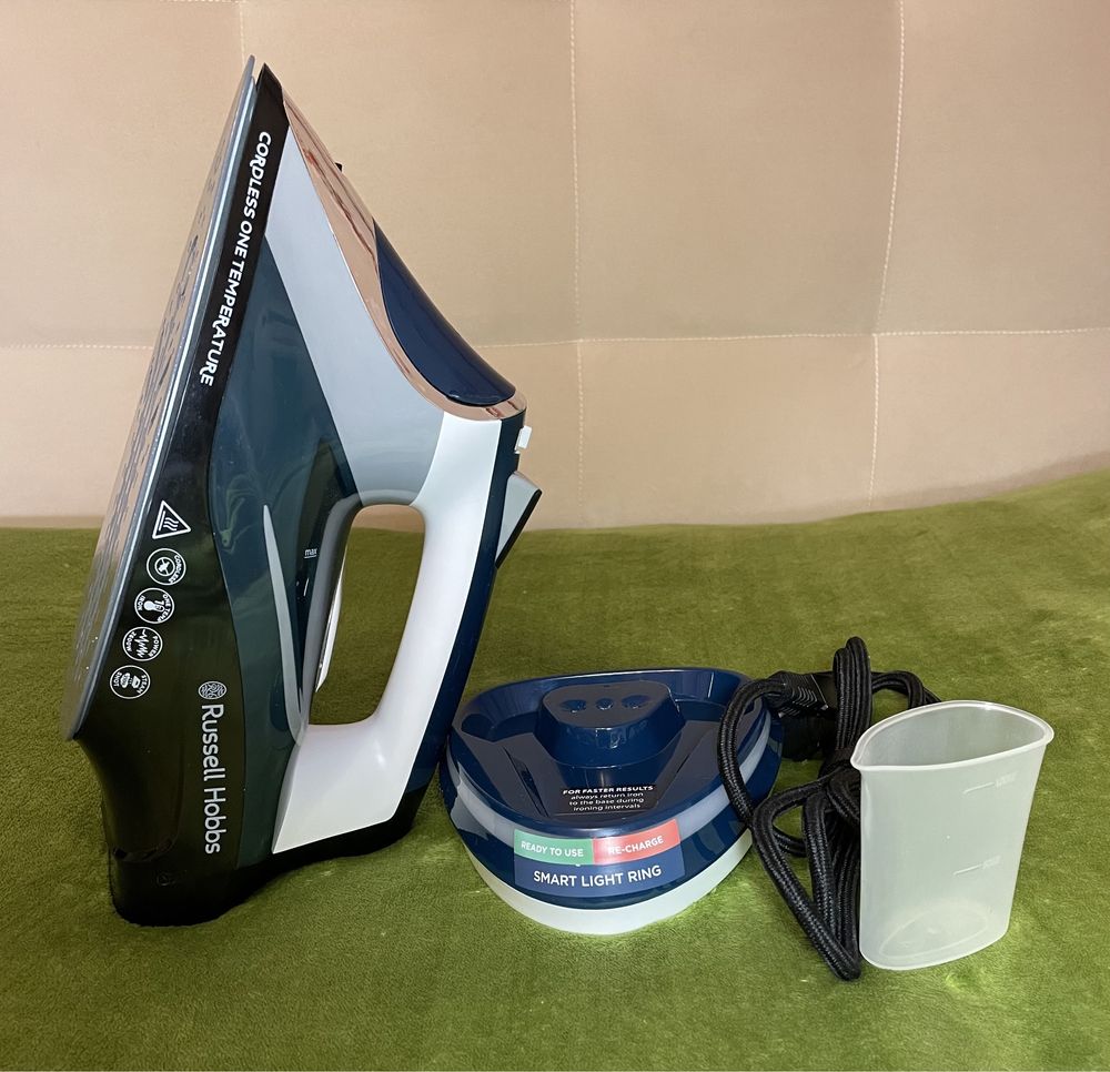 Праска бездротова Russell Hobbs 26020