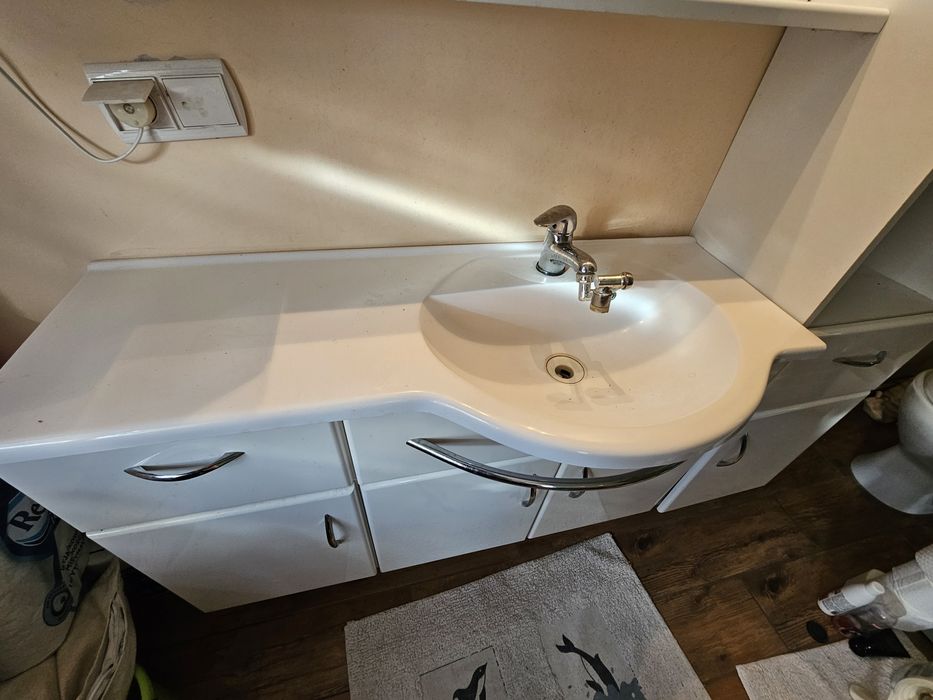 Zestaw mebli łazienkowych 140cm Komplet Szafka Umywalka Lustro Słupek