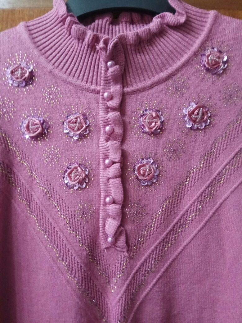Пуловер нарядный ярко-розового цвета