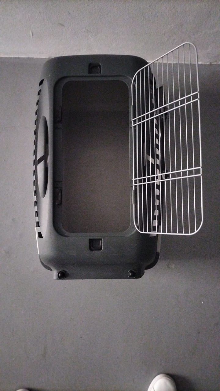 Caixa transportadora para cães