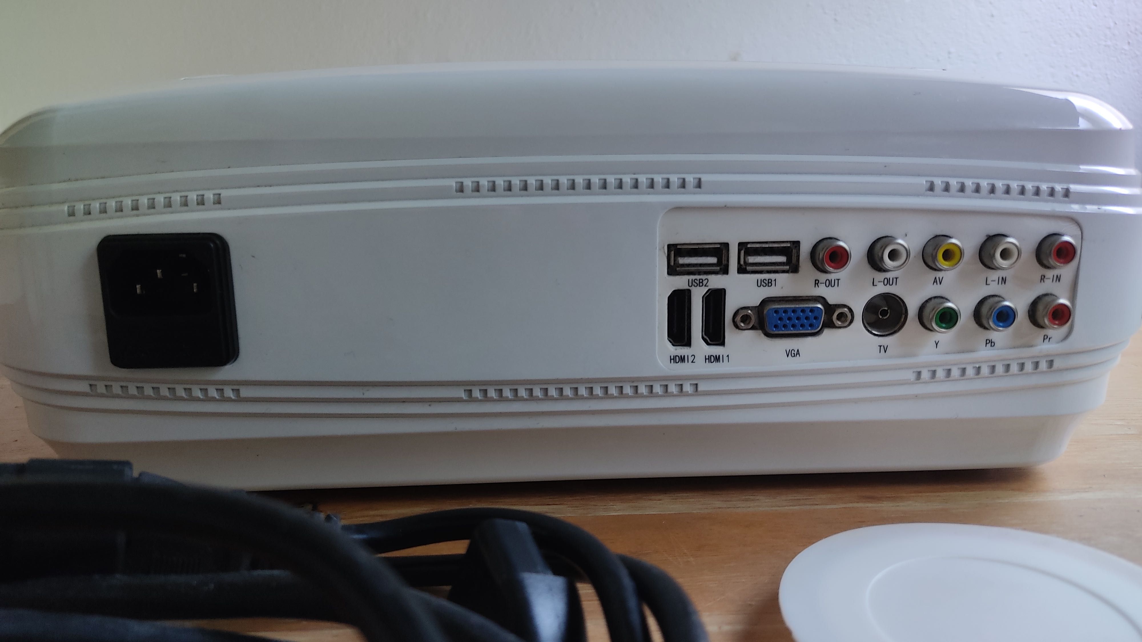 Alfawise X 3200 Lumens HD Smart Projector