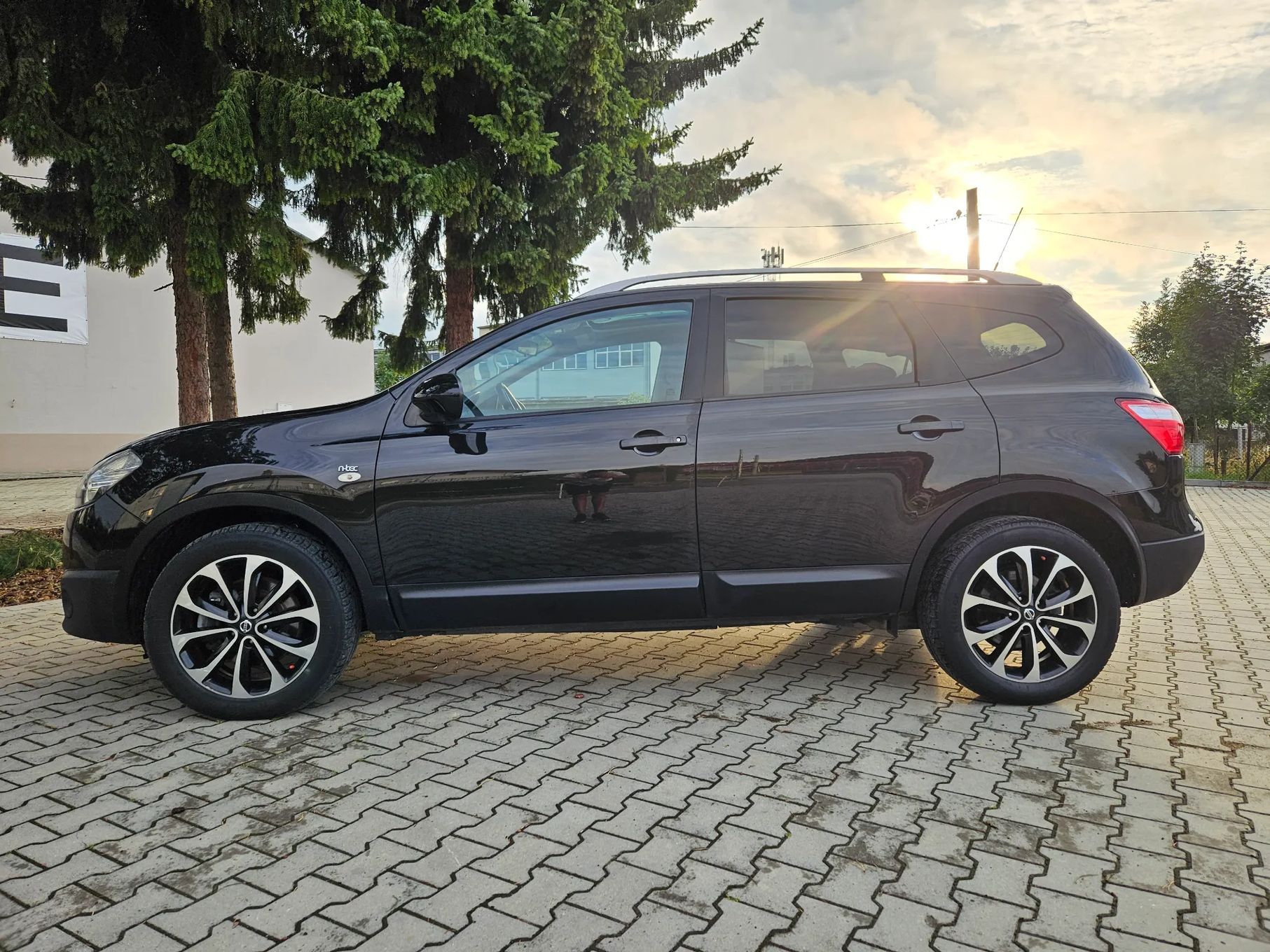 Nissan Qashqai+2 2.0dCi 150KM 4x4 N-tec 360 Automat Panorama Navi Kamery 360 7osobowy