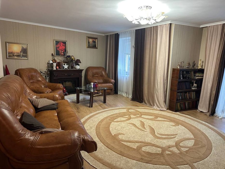 Продам 3-кімнатну квартиру в м. Охтирка