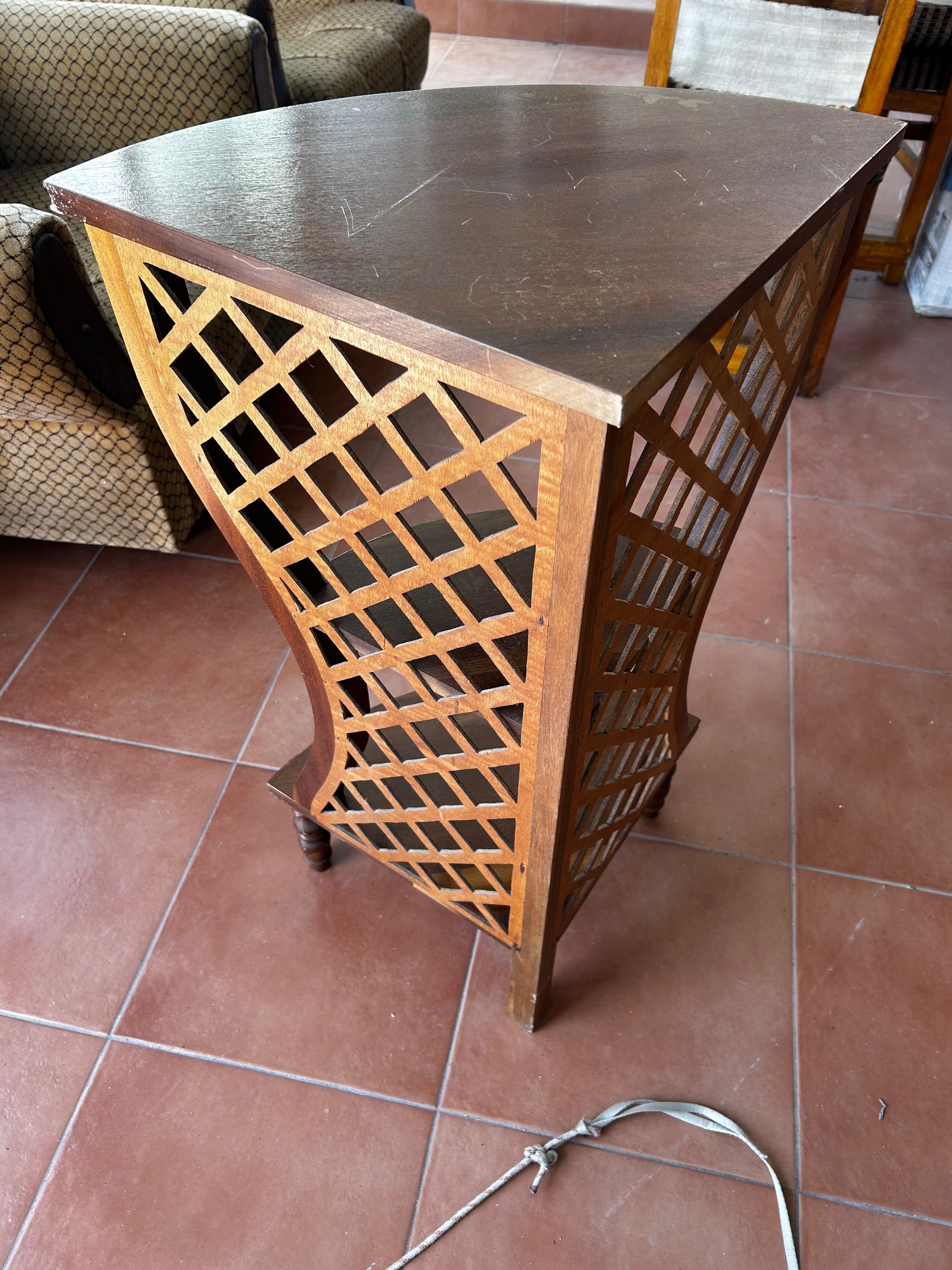 Mesa de esquinero usada