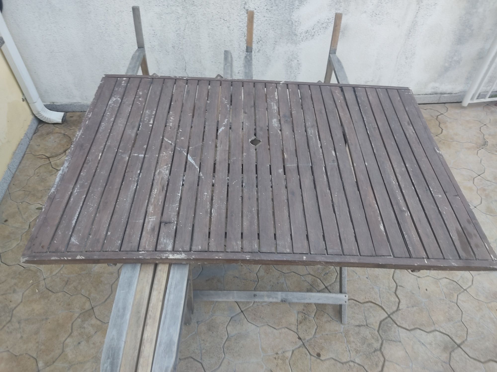 Mesa de esplanada com 4 cadeiras (conjunto de jardim)