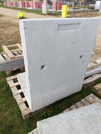 Elka betonowa- mur oporowy