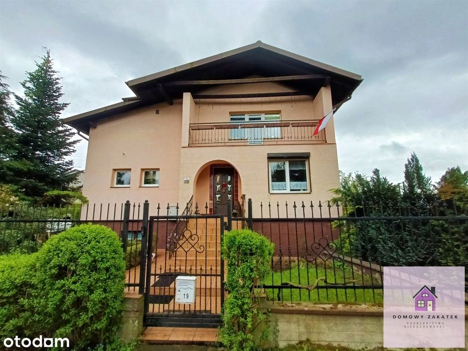 Przestronny dom z pięknym ogrodem