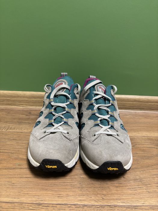 Трекінгові кросівки