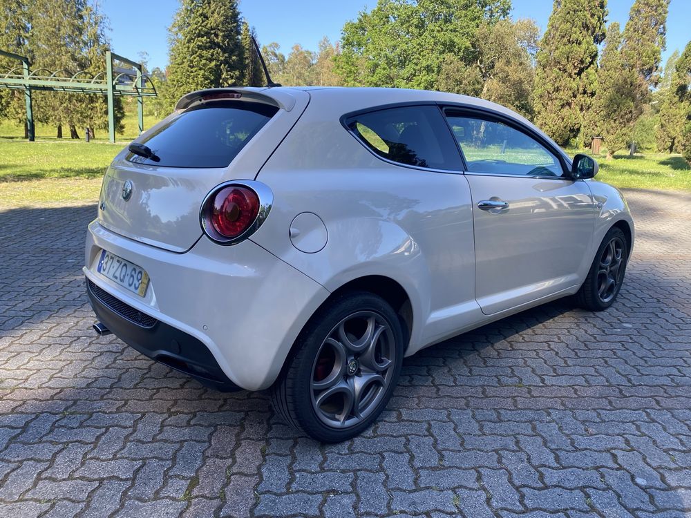 Alfa Romeo Mito 1.3 JTDM Ano 2014 em excelente estado