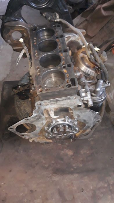 Продам блок циліндрів мазда е2200 2.2d