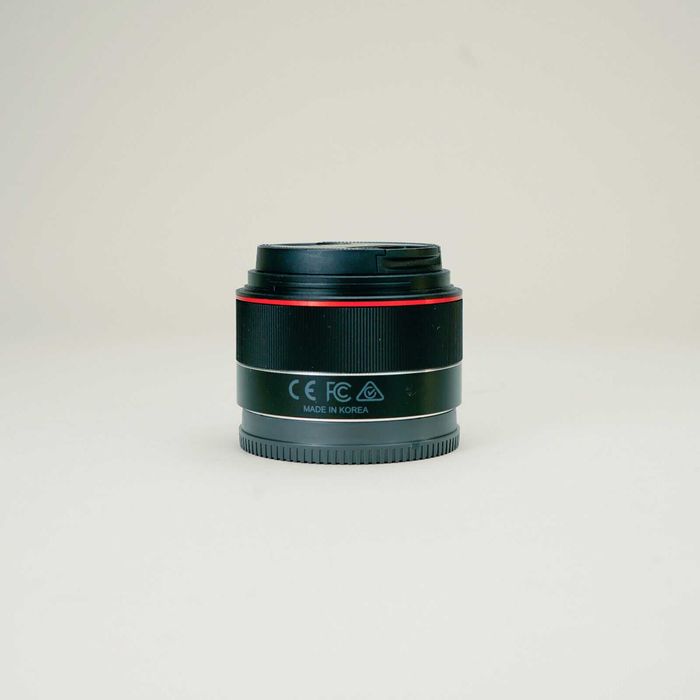 Полнокадровый объектив Samyang AF24 mm F2.8 для Sony E-mount автофокус