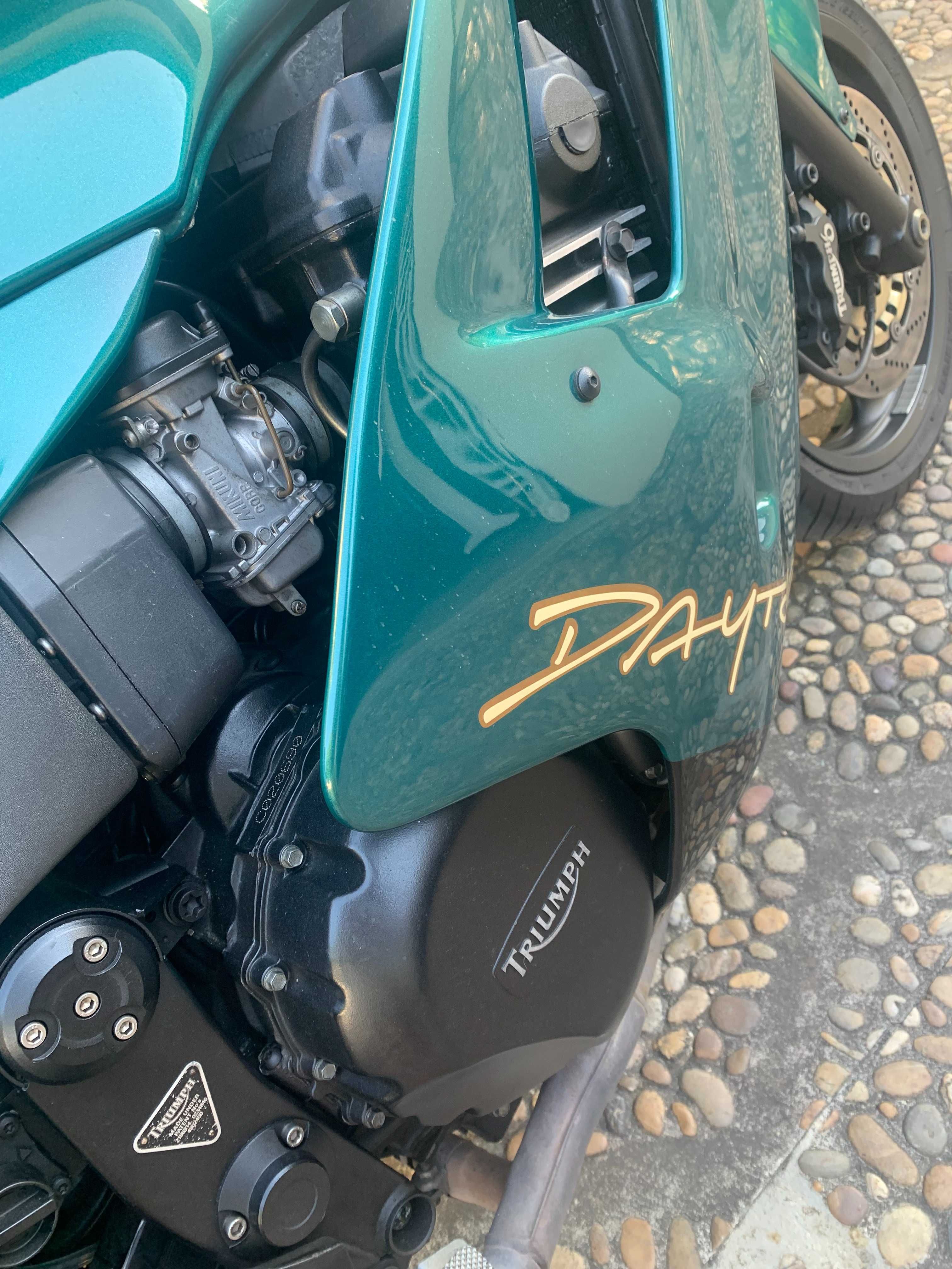 Triumph Daytona 1200