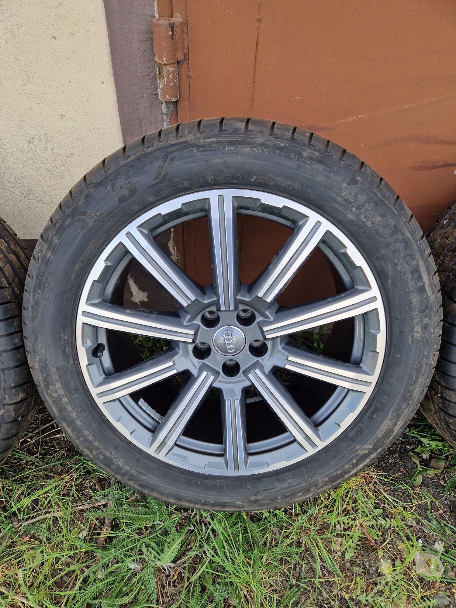 Oryginalne Koła Audi Q7 SQ7 4M 285/45R20 8mm Bridgestone 19r. Lato