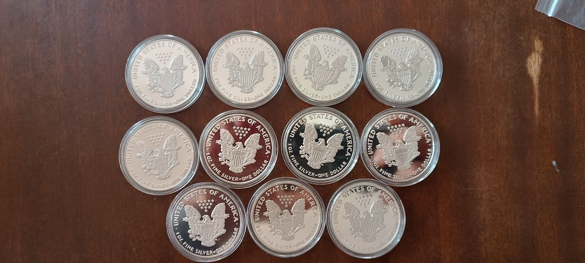 LIQUIDAÇÃO! Moedas de Silver Dollar (CÓPIAS). VÁRIOS ANOS SEGUIDOS. Nã