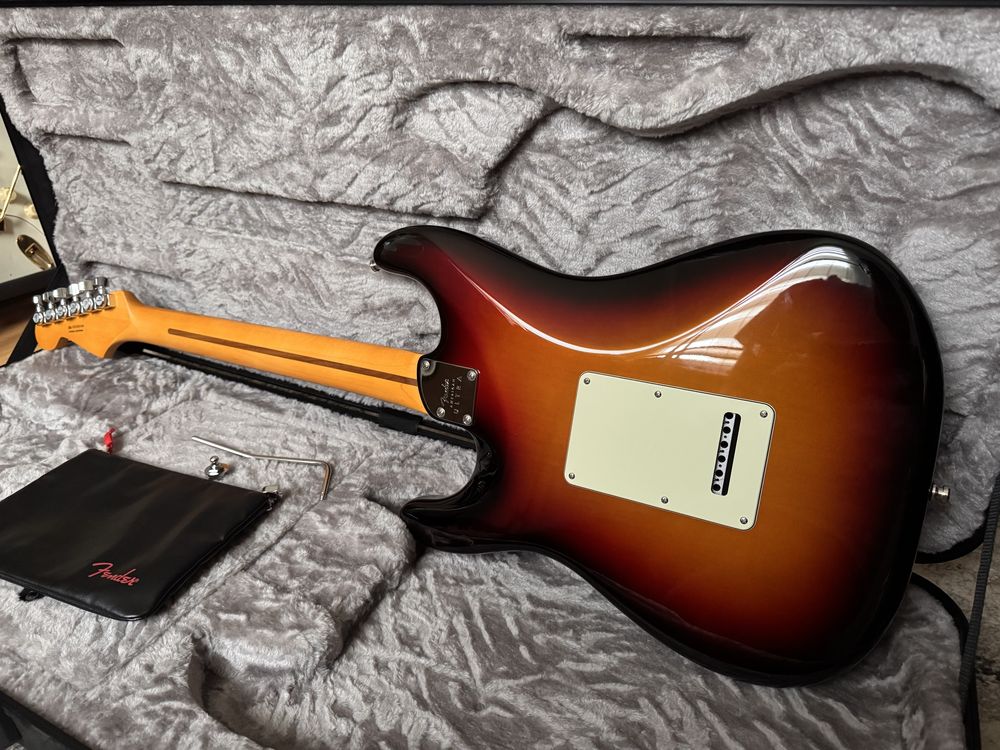Fender American Ultra Stratocaster HSS Ultraburst 2023 (Zamiana)