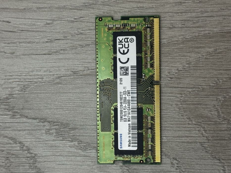 Оперативна памʼять Samsung DDR4 8Gb