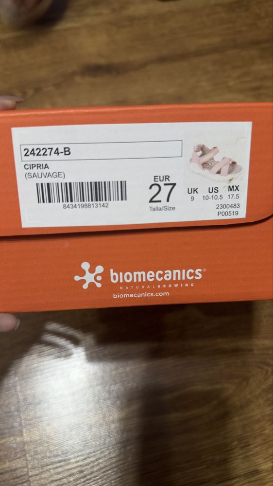 Босоніжки для дівчинки biomecanics 27