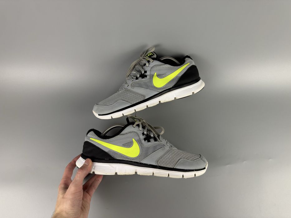 Розмір 44 28 см Чоловічі кросівки для бігу Nike Flex Experience