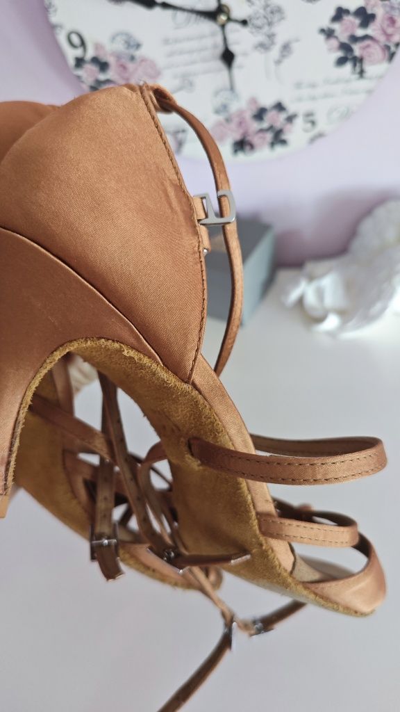 Buty do tańca na obcasie buty taneczne skórzane beżowe