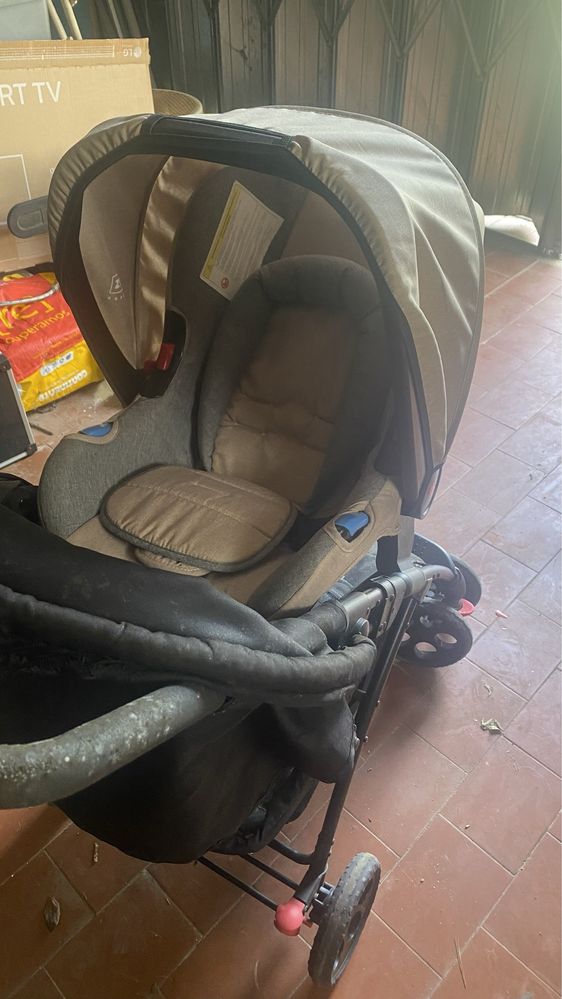 Carrinho de bebe com cadeira auto