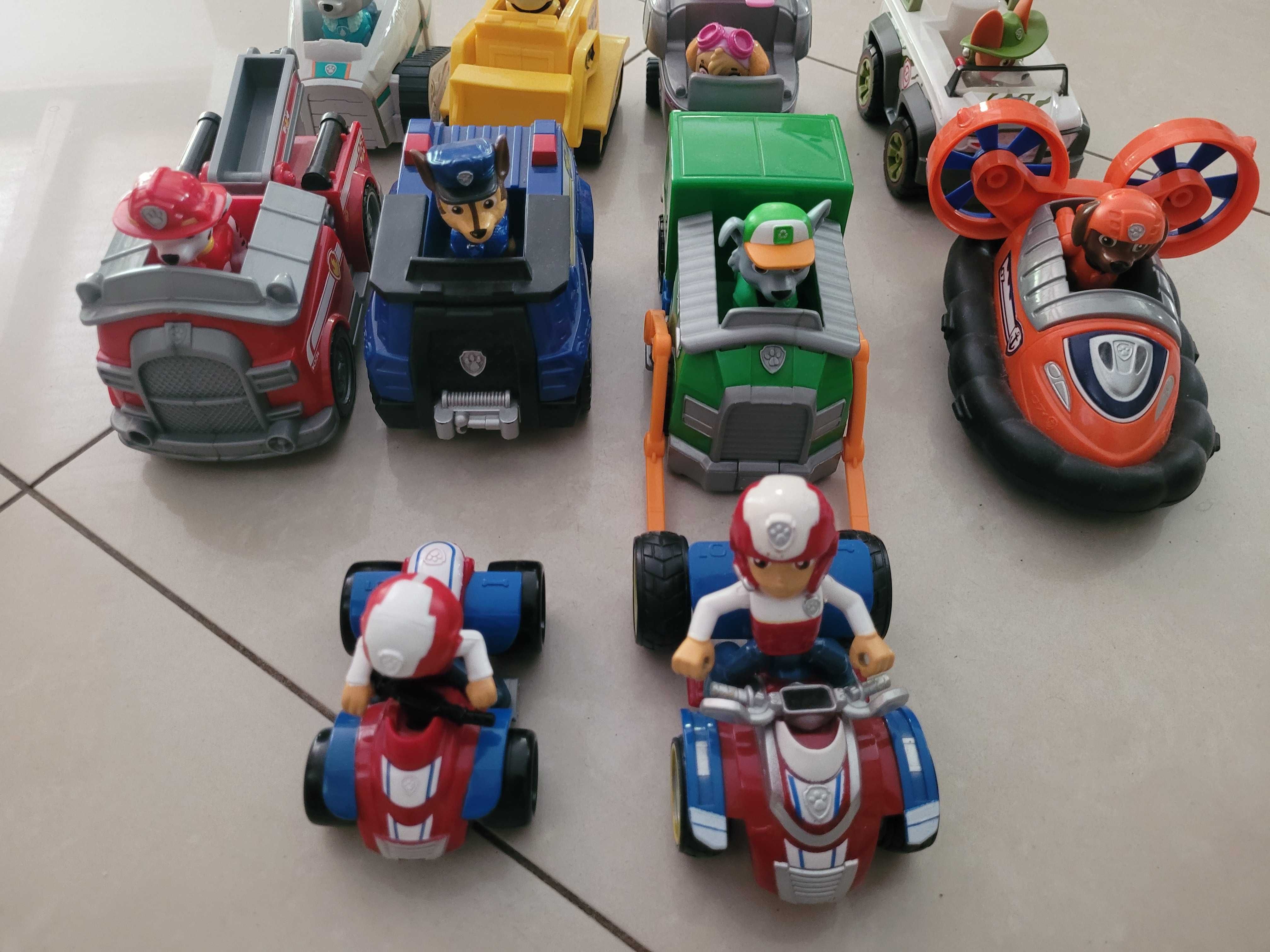 Psi patrol, 9 pojazdów, 9 figurek