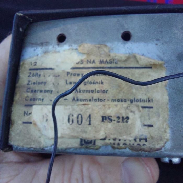 Stary odtwarzacz kaset Magmor samochodowy