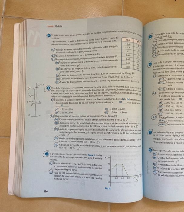 Livro de preparacao para exame de 11 ano de Fisica  Quimica daporto ed
