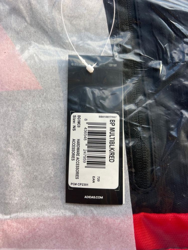 Mochila Adidas nova