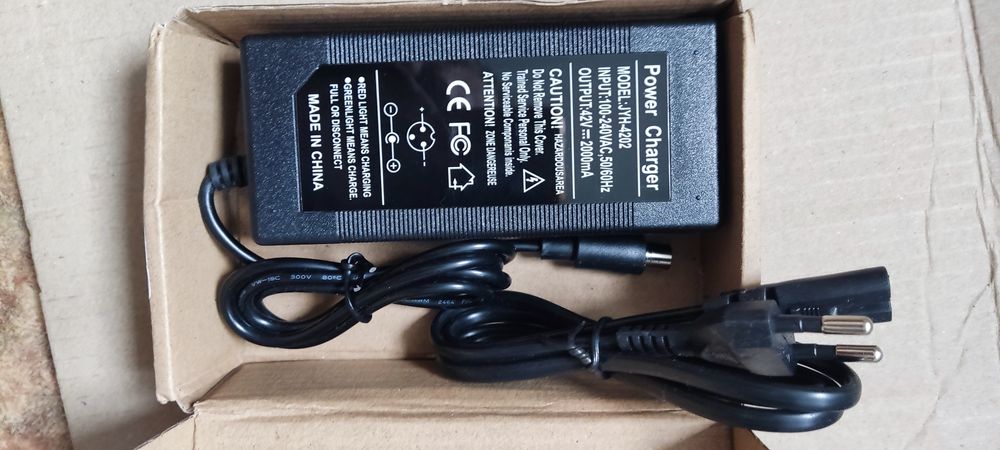 Зарядка для електросамокату ninebot xiaomi 42 в 2 а