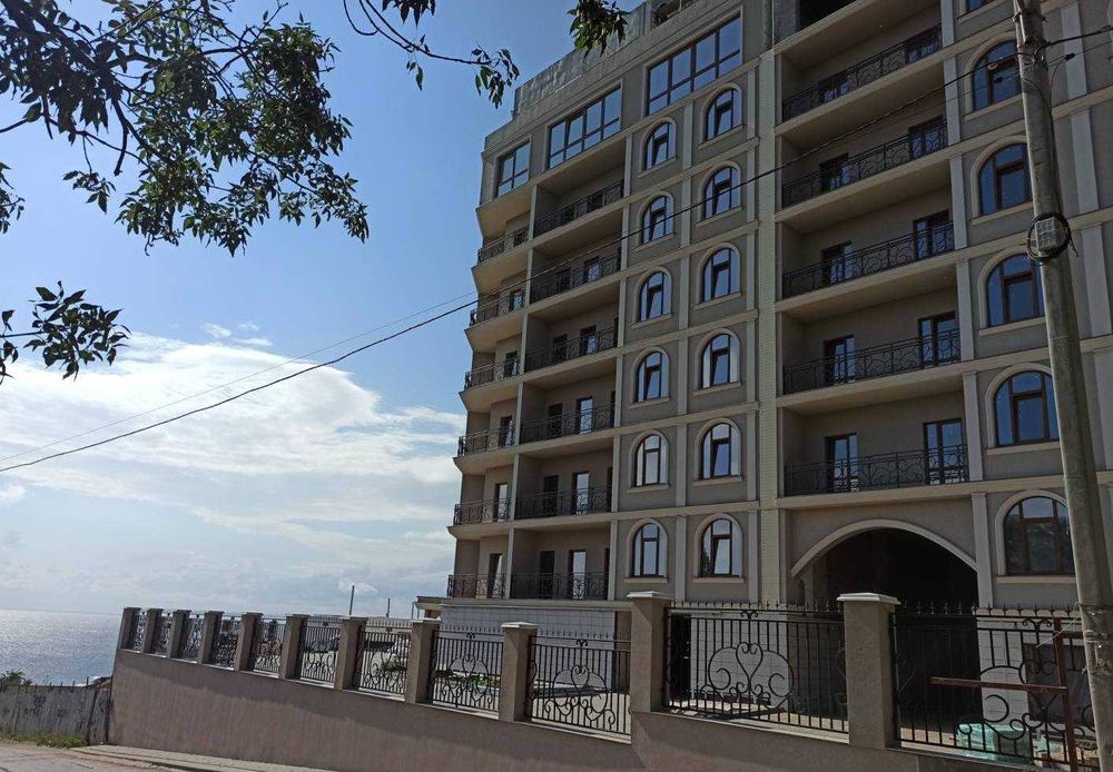 СРОЧНО! Продается квартира 50м  в ЖК Авиньон, у моря , инд. отопление