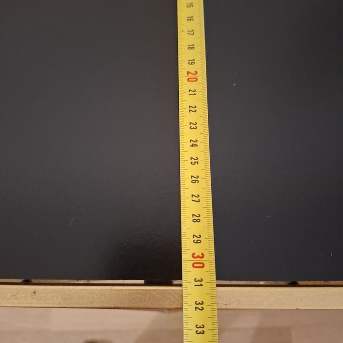 Złota konsola metalowa