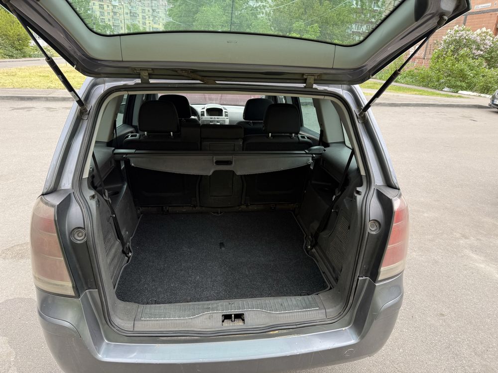 Продам opel zafira 1,9 cdti