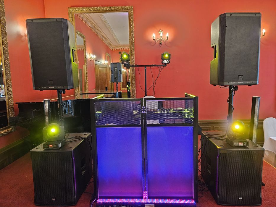 Zespół muzyczny Omega Susz / DJ SZASER - oprawa muzyczna.