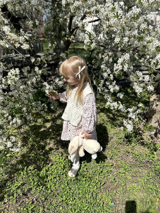 Сукня та жилетка молочна