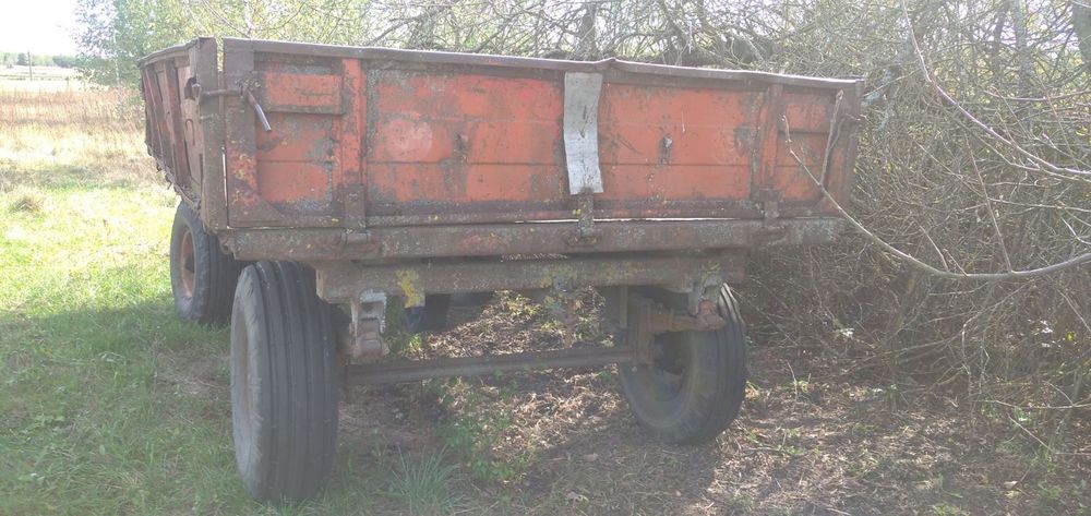 Прицеп тракторний