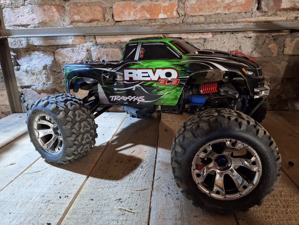 Traxxas Revo 3.3