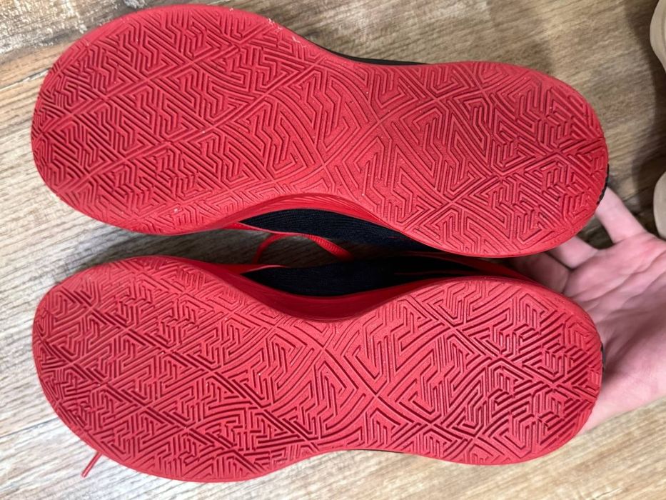 Продам баскетбольні кросівки Nike giannis freak 6