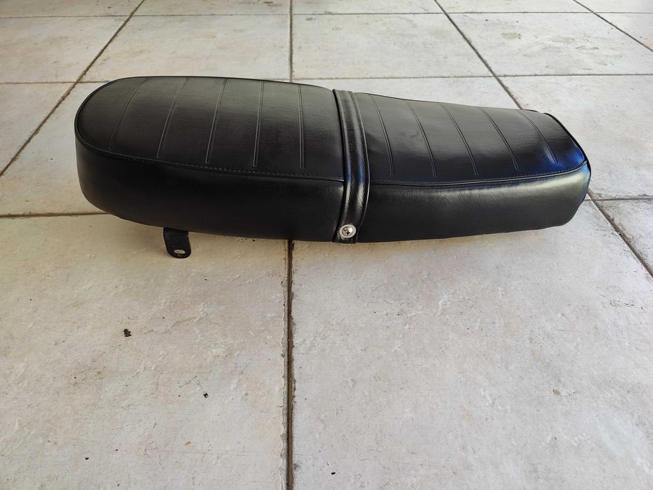 Banco em Cabedal de Mota (mash 125)