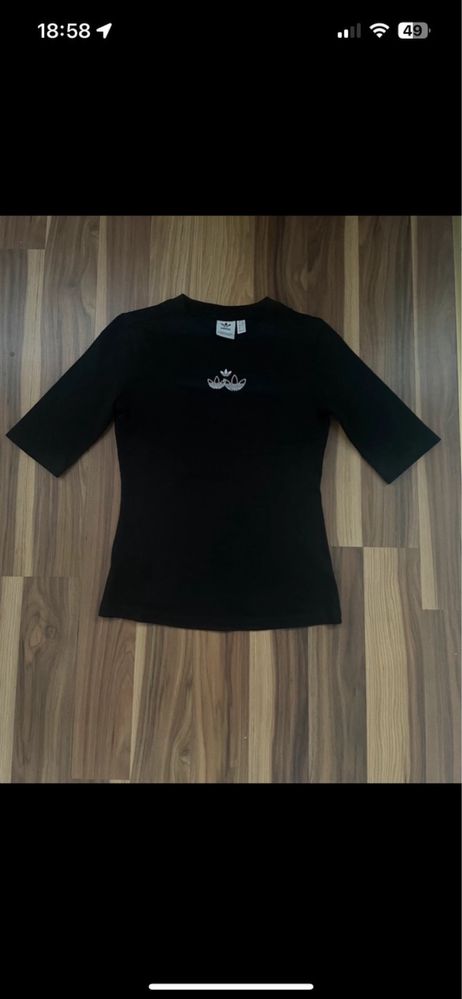 Top bluza koszulka opięta czarna XS S bawełna Adidas haft haftowana